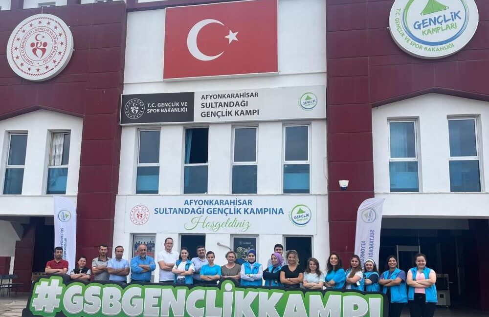Gençlik Hizmetleri Genel Müdür Yardımcısı Tarık Karkınçam ve İl Müdürü