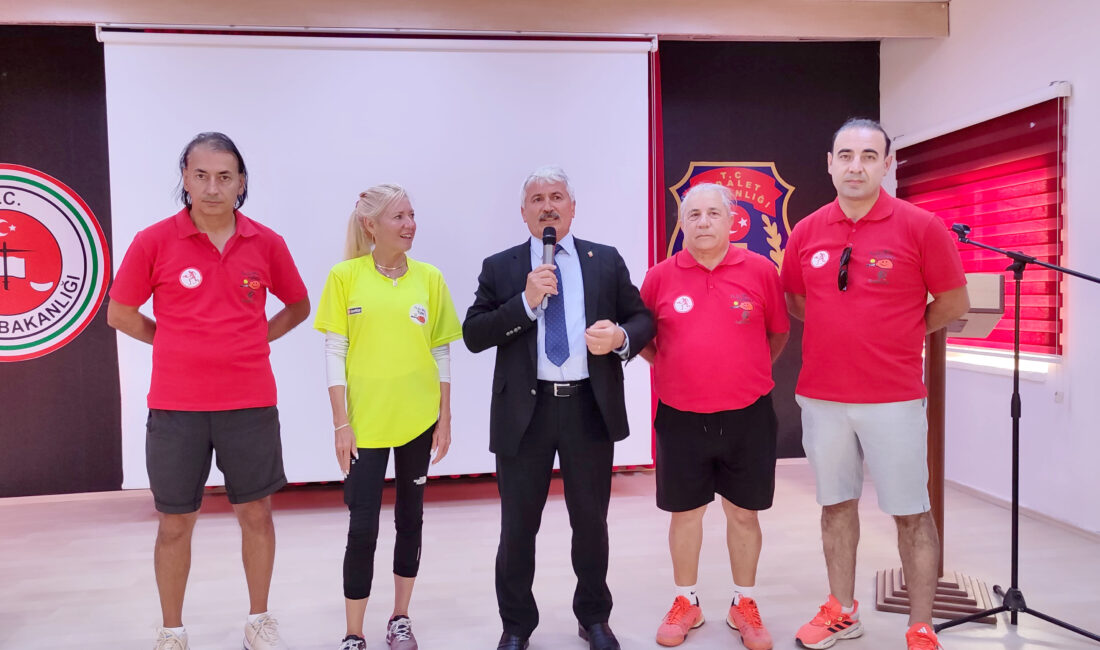 Afyonkarahisar’da Açık Ceza İnfaz Kurumu mahkumları pickleball sporuyla bir araya