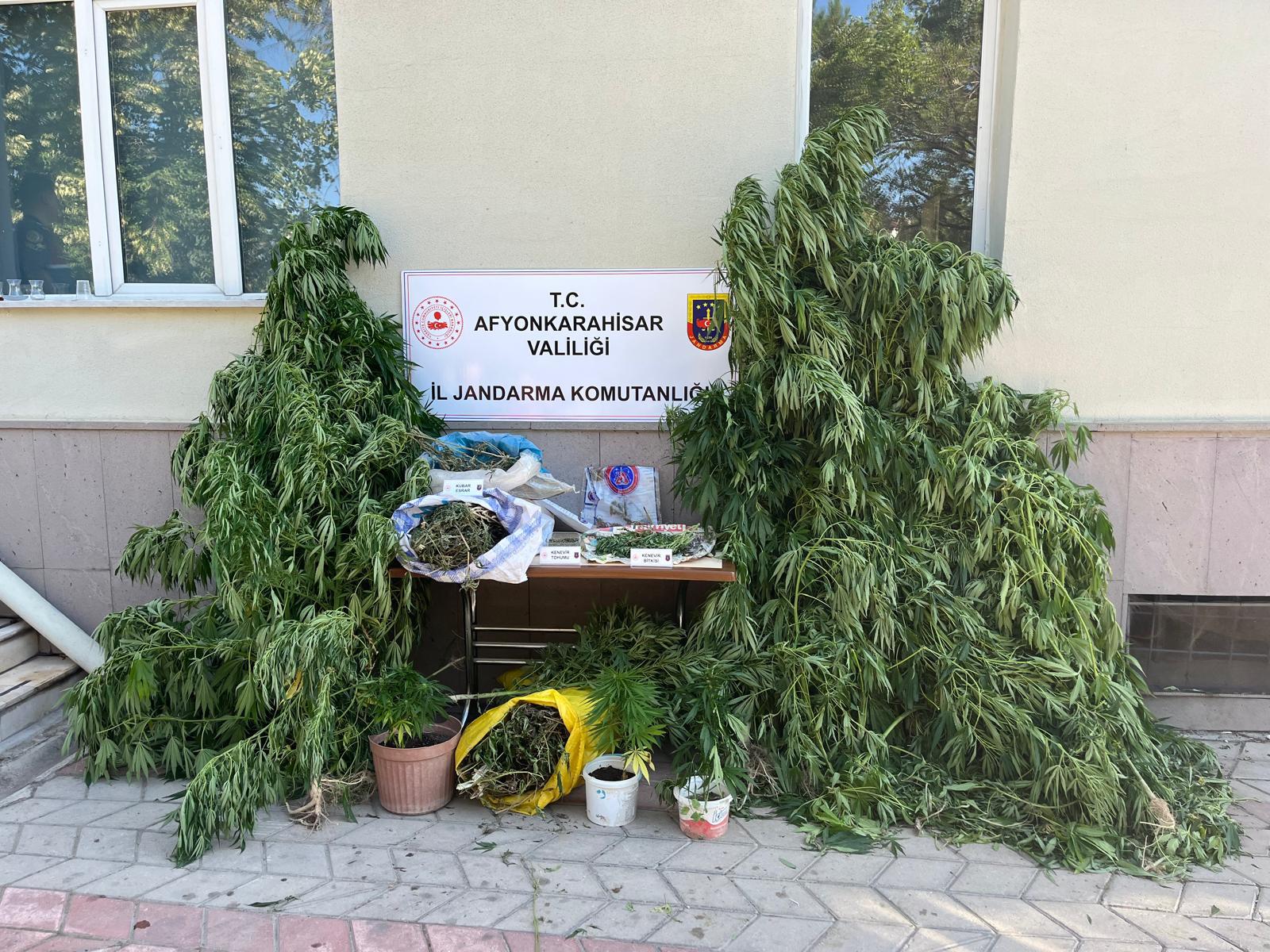 Afyonkarahisar İl Jandarma Komutanlığınca uyuşturucu ile mücadele kapsamında yapılan çalışmalar