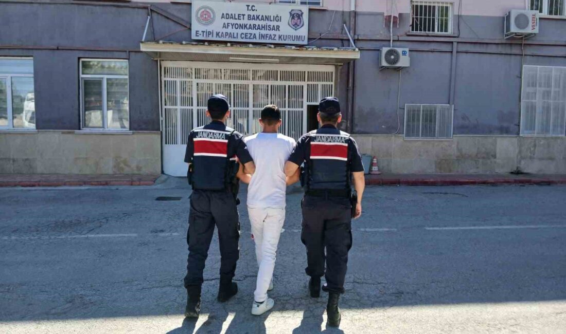 Afyonkarahisar’da 3 yıl 7 ay 10 gün hapis cezasıyla aranan