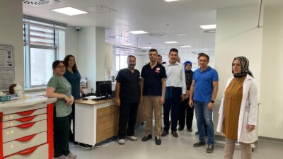 İl Sağlık Müdürü Serhat Korkmaz, Afyonkarahisar Devlet Hastanesi bünyesindeki Onkoloji