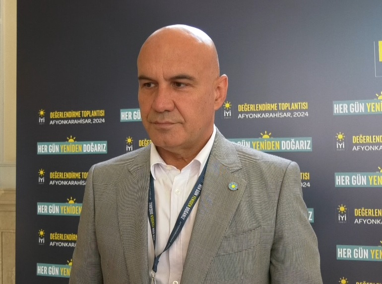 İYİ Parti’nin Afyonkarahisar kampında İYİ Parti Denizli Milletvekili Yasin Öztürk