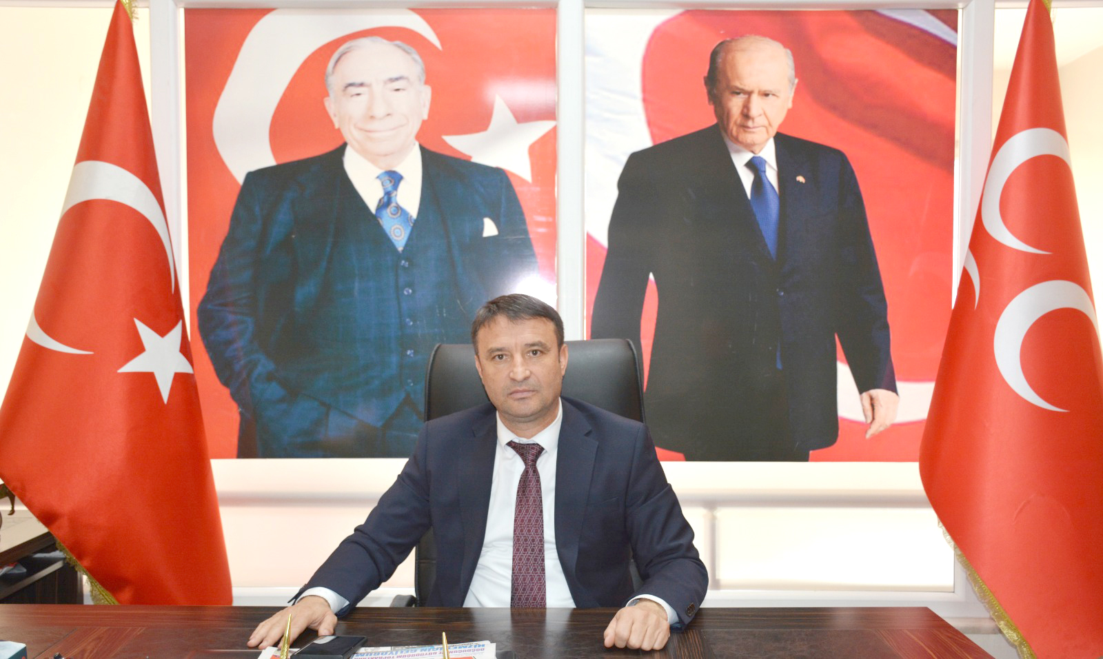 Milliyetçi Hareket Partisi Afyonkarahisar İl Başkanı Ahmet Kahveci, Türkiye-Avusturya maçında