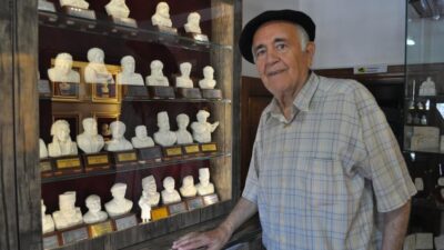 Eskişehir’de 64 yıldır lületaşı sanatıyla uğraşan 80 yaşındaki usta Mehmet