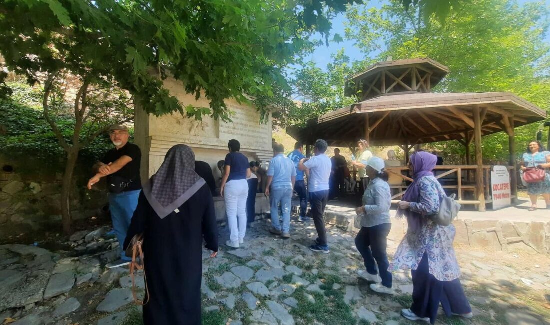 Erzurum Atatürk Üniversitesi 1989 yılı Tarih bölümü mezunları Afyonkarahisar’da buluştu.