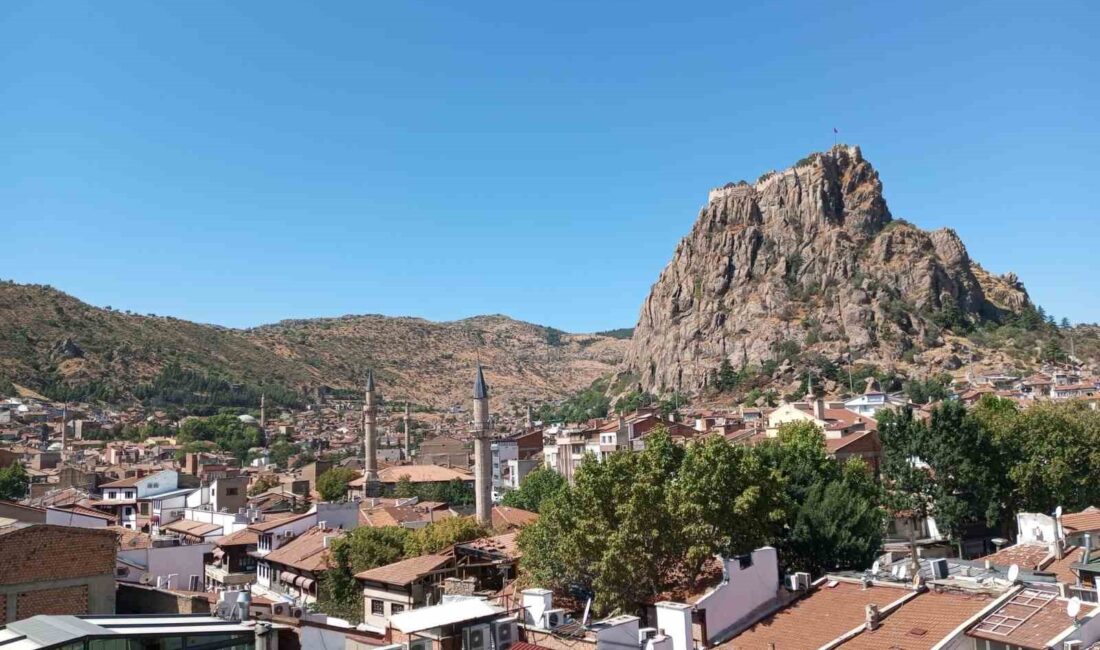 Yapılan son meteorolojik tahminlere göre, Afyonkarahisar ve çevresinde hava sıcaklıkların