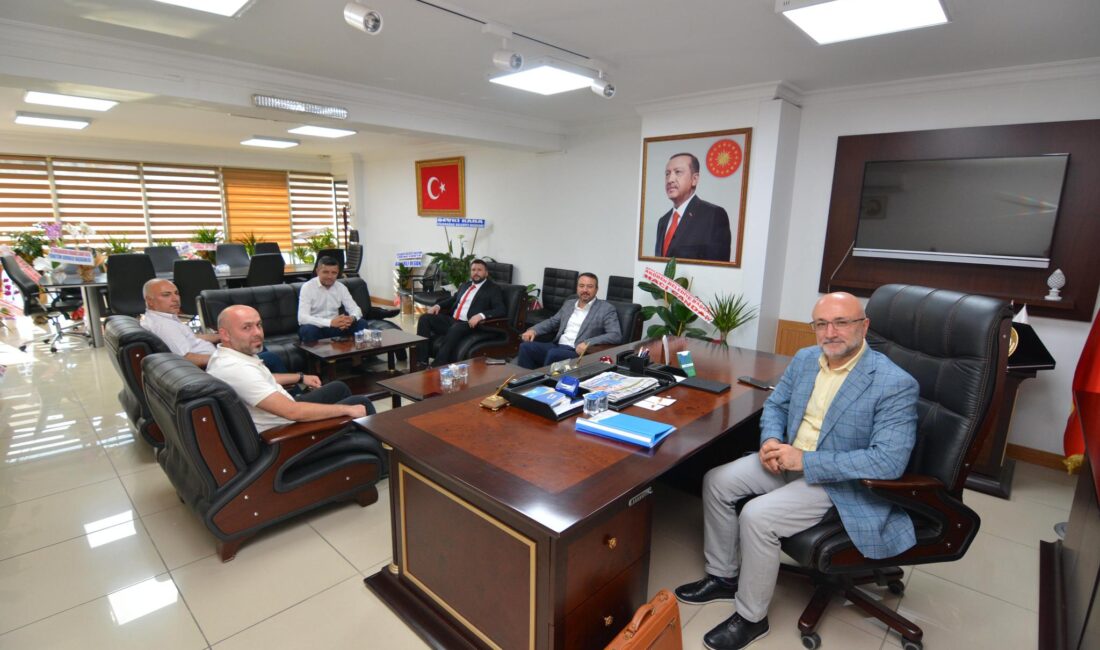 Afyonkarahisar AK Parti İl Başkanı olarak seçilen Av. Turgay Şahin’e,