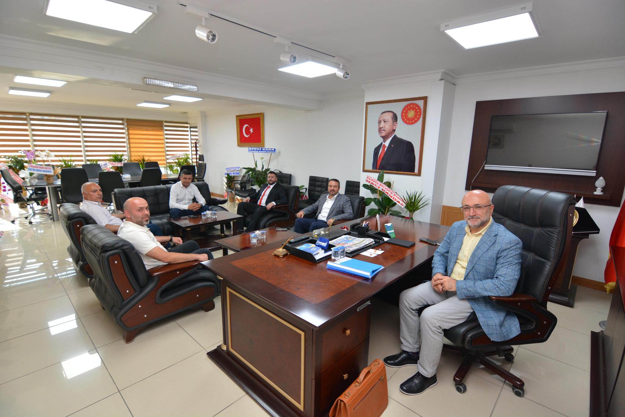 Afyonkarahisar AK Parti İl Başkanı olarak seçilen Av. Turgay Şahin’e,