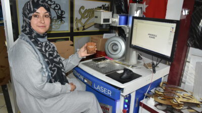 Afyonkarahisar’da yaşayan 40 yaşındaki Meryem Arı, KOSGEB desteğiyle açtığı iş