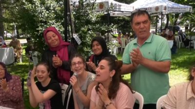 Afyonkarahisar Ağır Düzey Zihinsel Engelliler Derneği tarafından piknik etkinliği yapıldı.