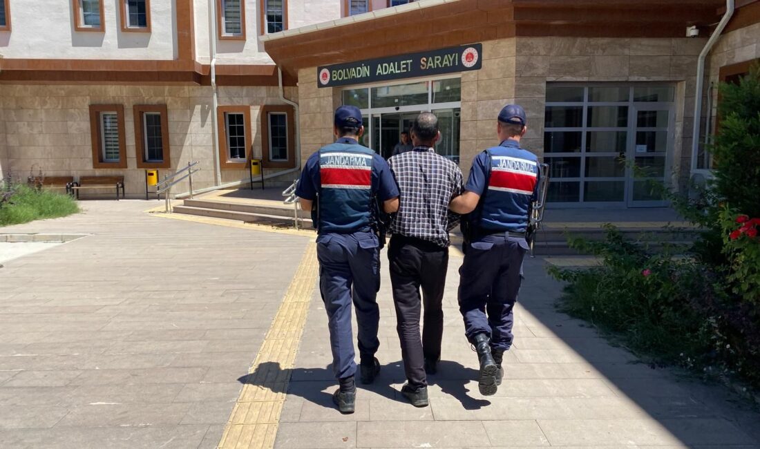 Firari yakayı ele verdi Afyonkarahisar İl Jandarma Komutanlığınca, aranan şahısların tespiti ve yakalanmasına yönelik