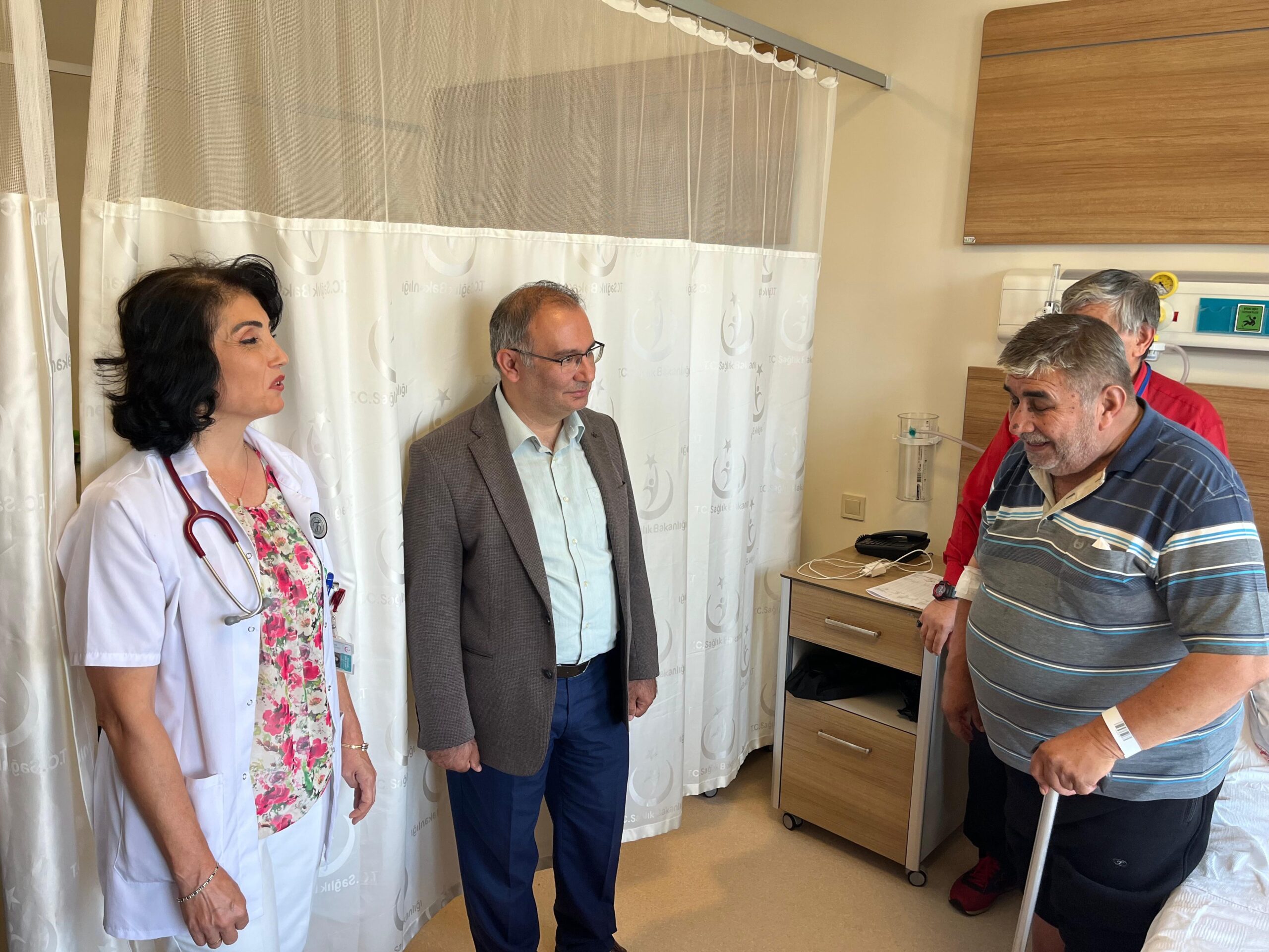 Eskişehir’de 36 yıldır yatmadan, oturduğu yerde uyuyan 67 yaşındaki Muzaffer