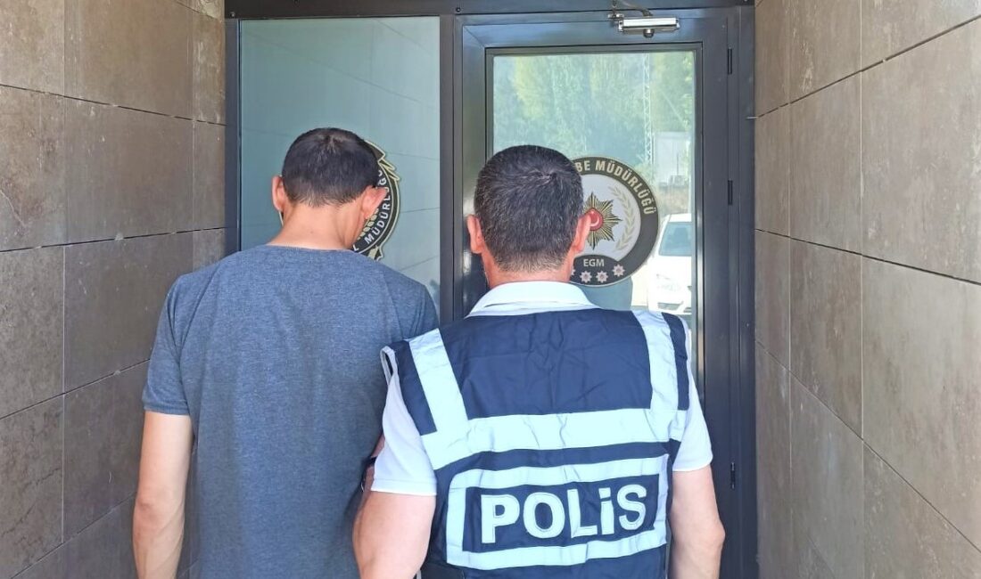 Afyonkarahisar’da 19 farklı suç kaydı bulunan ve 6 yıl hapis