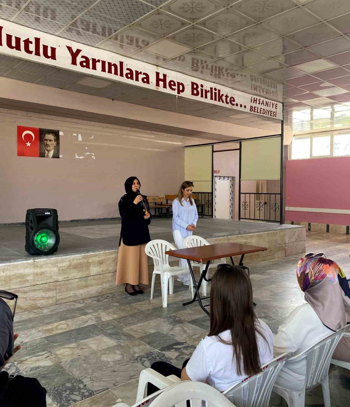 Afyonkarahisar Valiliği bünyesinde Kadın Kültür Evleri ve Kadın Kooperatifleri faaliyetlerine