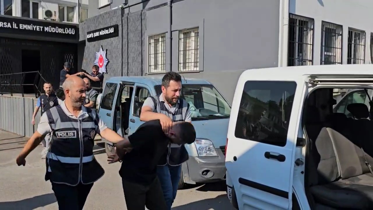 Bursa’da fuhuş suçuna yer temin eden ve aracılık yapan 3