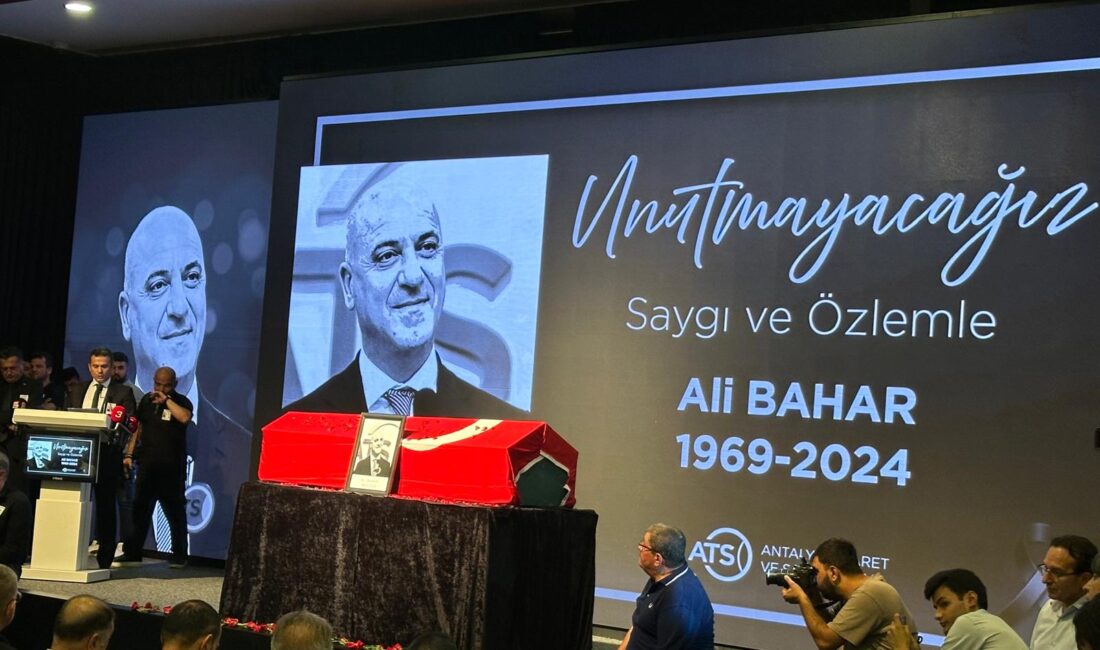 Antalya’nın Kemer ilçesinde geçirdiği tekne kazası sonrası yaşamını yitiren 55