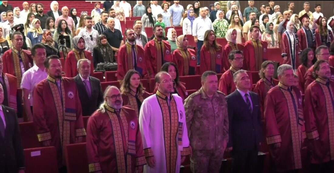   Afyonkarahisar Sağlık Bilimleri Üniversitesi Eczacılık Fakültesi’nin ilk mezunları kep