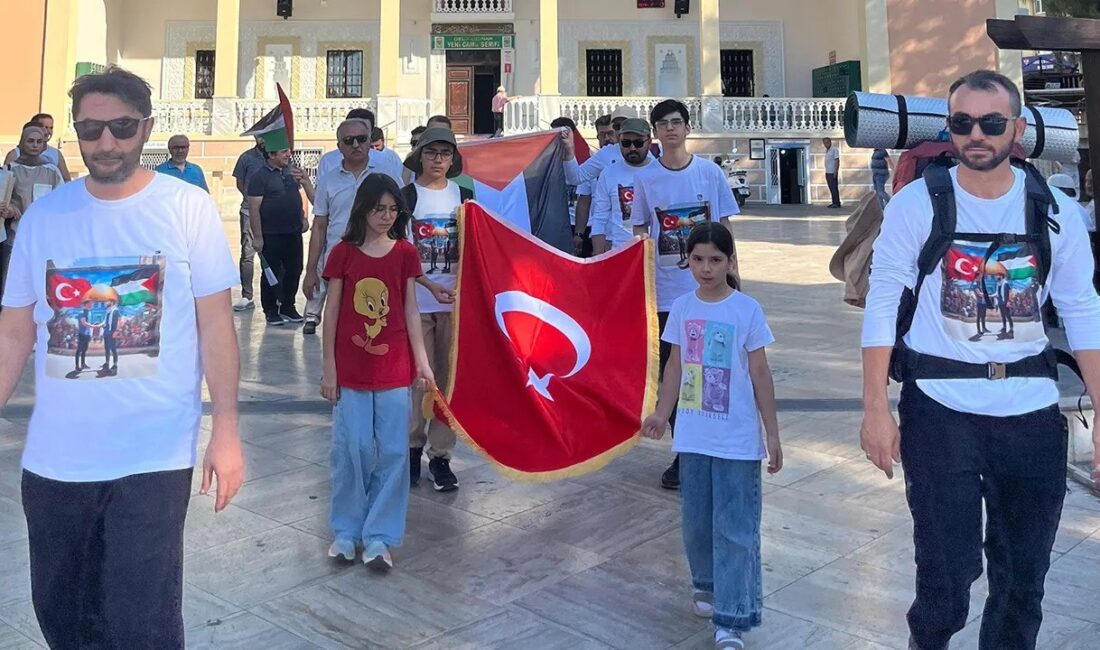 Denizlili altı gönüllü, İsrail vahşetine dikkat çekmek ve farkındalık oluşturmak