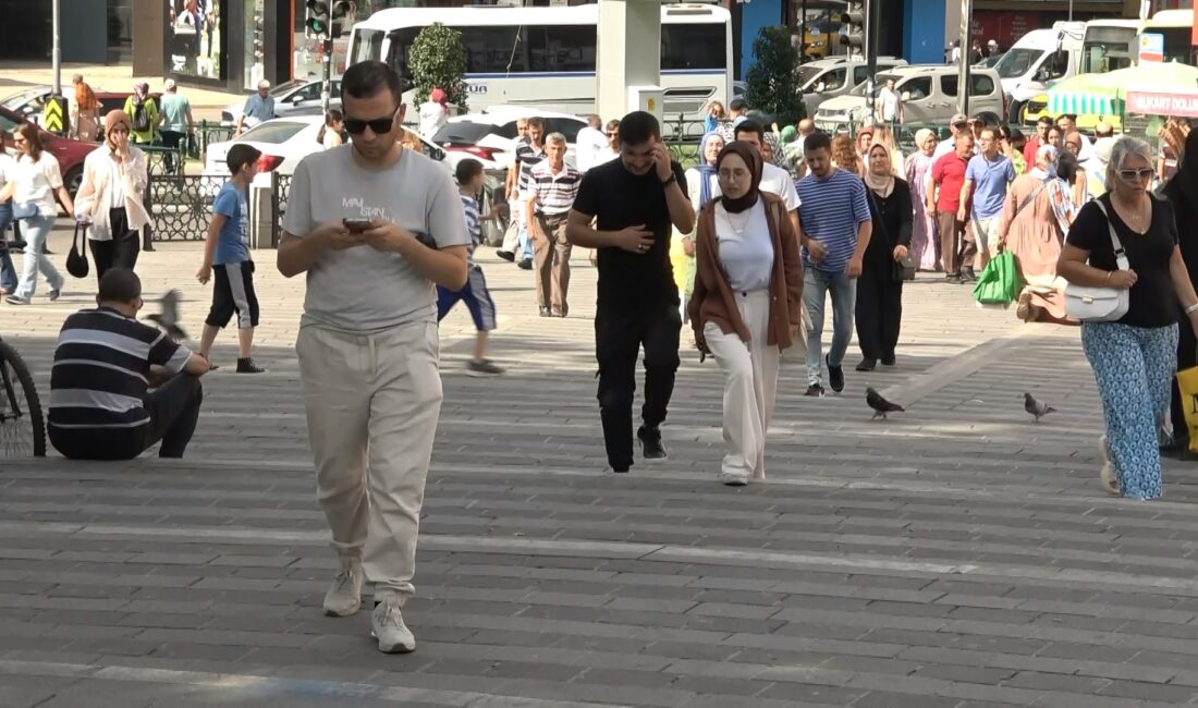 Yargıtay, internet bağımlısı eşleri ilgilendiren emsal bir karara imza attı.