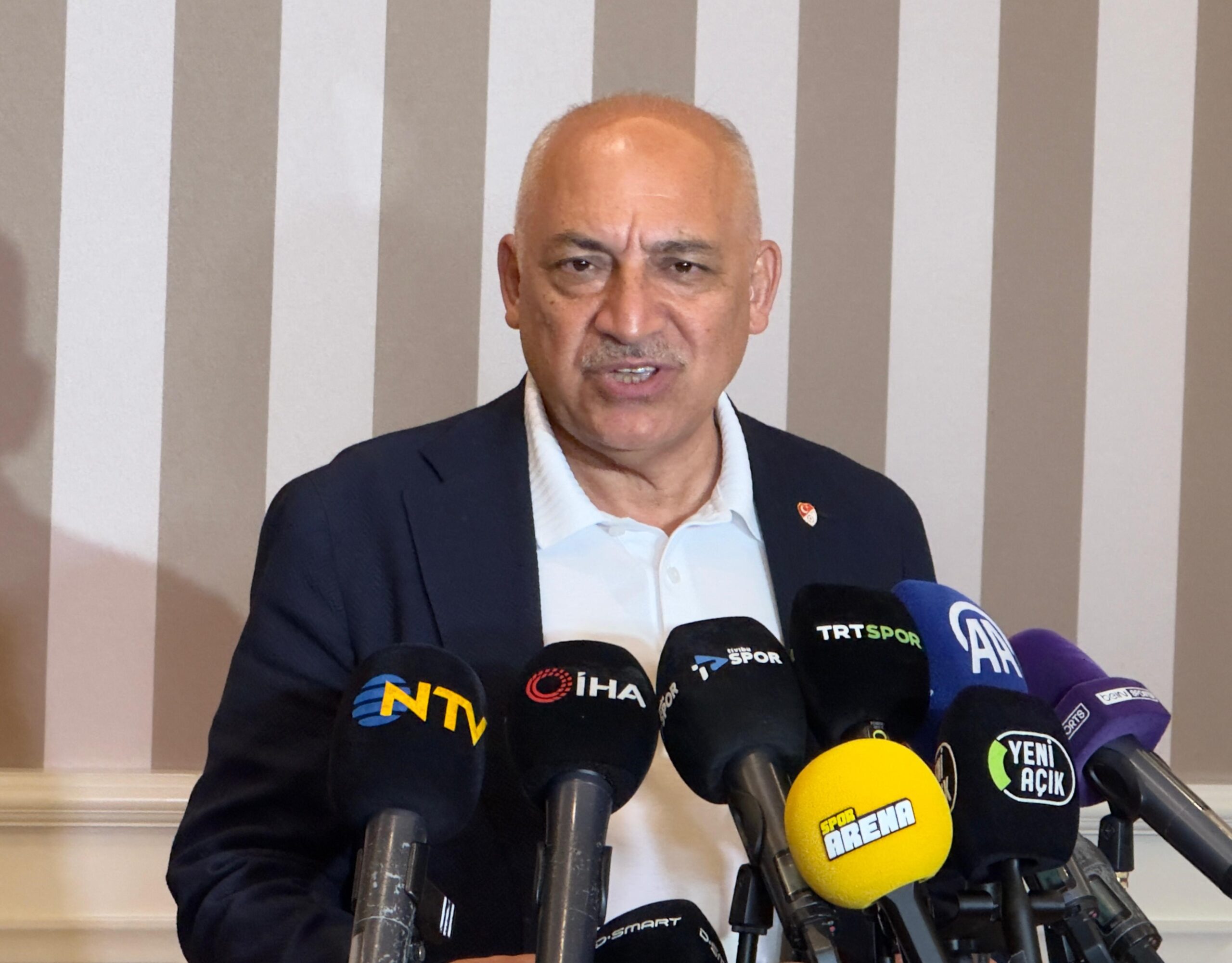 Türkiye Futbol Federasyon Başkanı Mehmet Büyükekşi, UEFA’nın milli futbolcu Merih