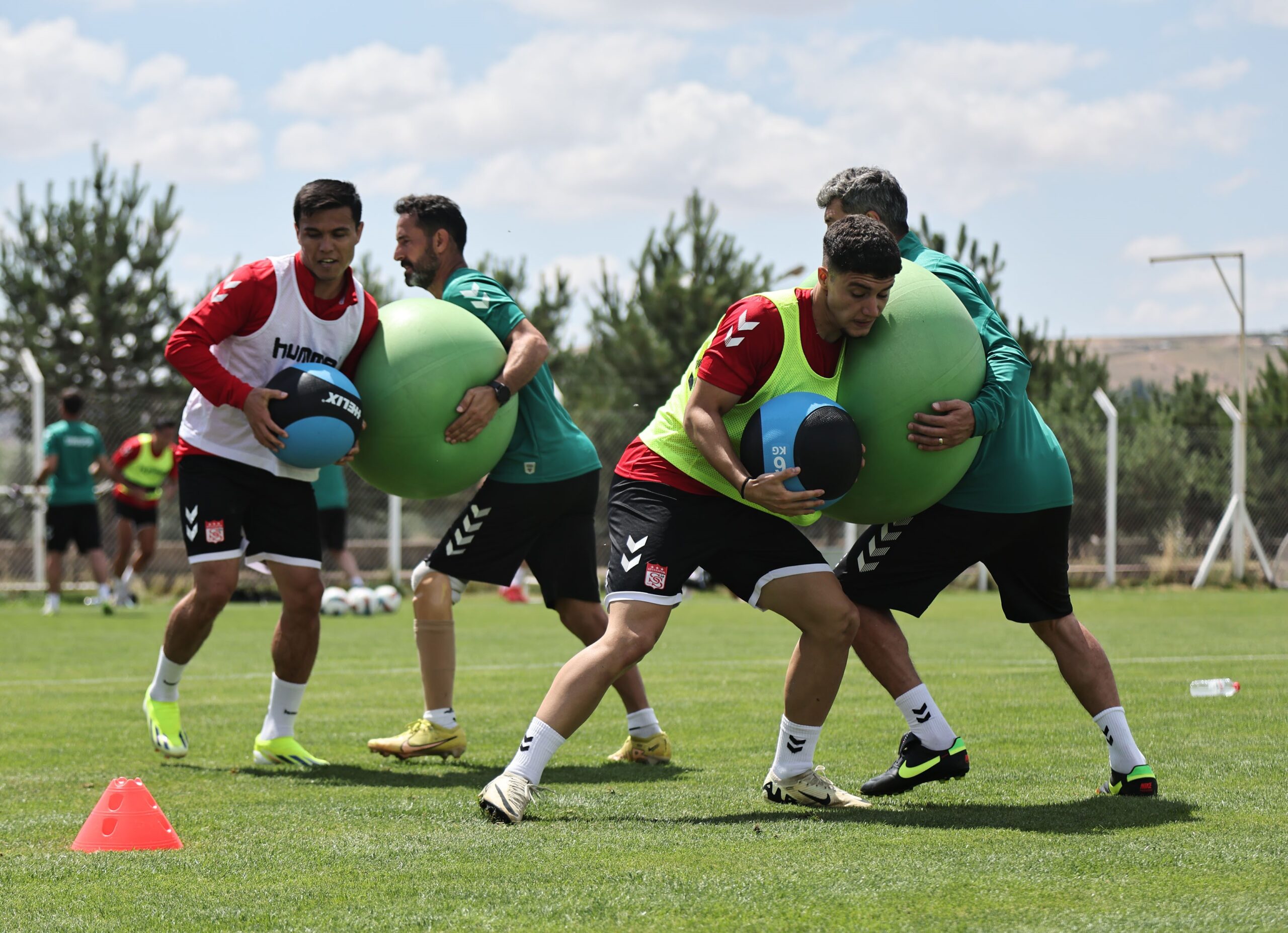 Sivasspor, Trendyol Süper Lig 2024-2025 sezonu öncesi kamp çalışmalarını bugün