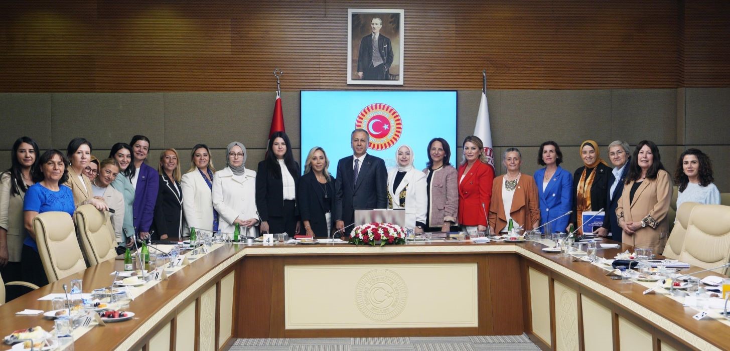 İçişleri Bakanı Ali Yerlikaya, TBMM Kadın Erkek Fırsat Eşitliği Komisyonu üyelerine, Bakanlığın