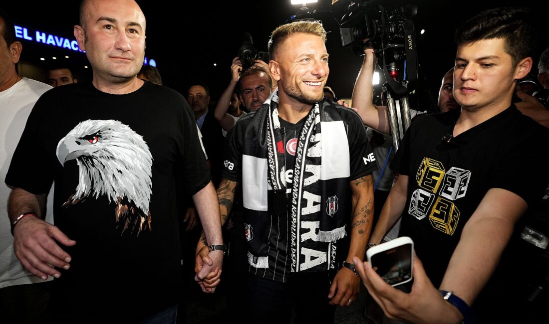 Beşiktaş’ın yeni transferi İtalyan santrfor Ciro Immobile, özel uçakla İstanbul’a