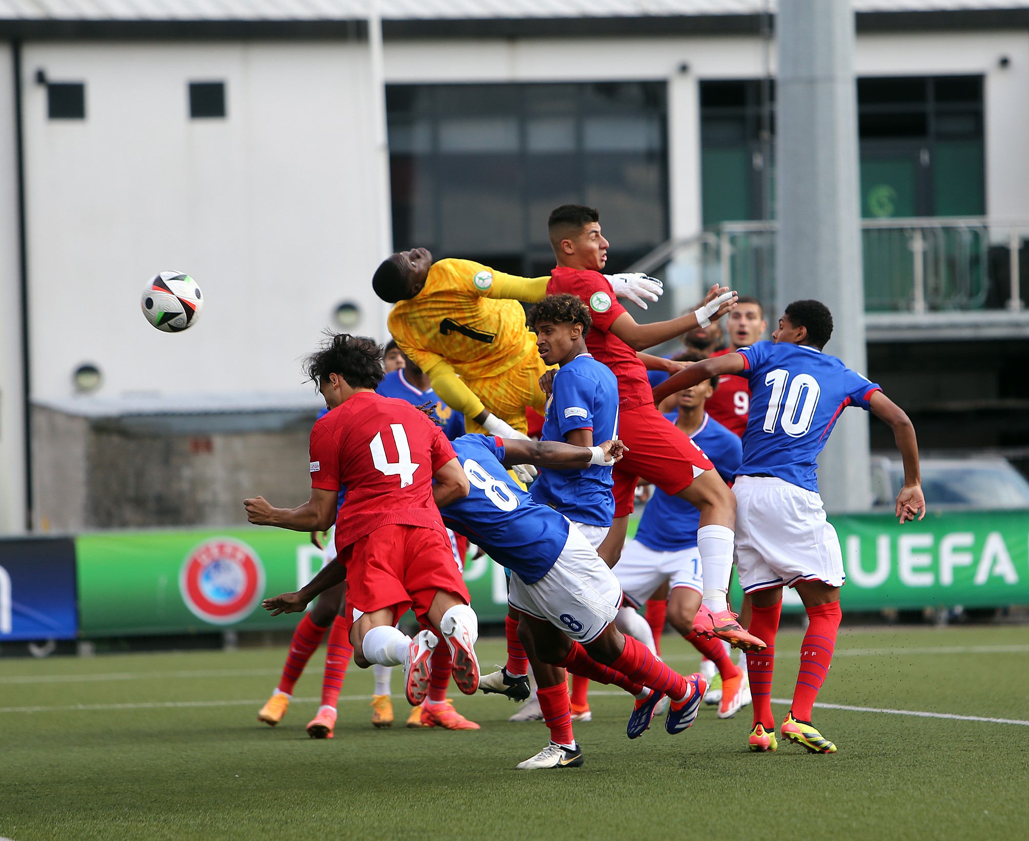 67 yaşına girmeye hazırlanan eski adıyla Türkiye 1. Futbol Ligi,