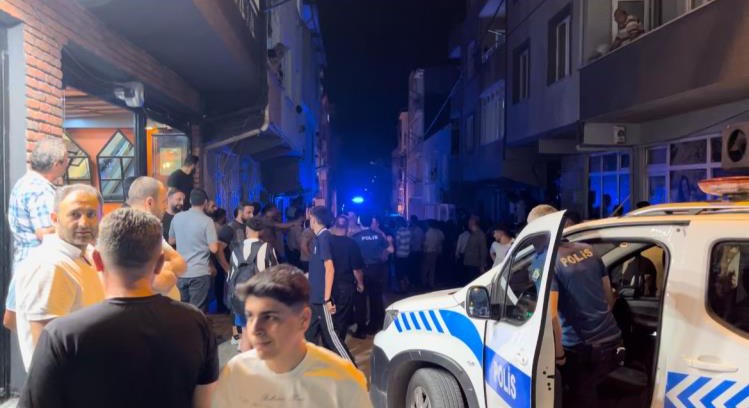 Bursa’da gelin ve damadın aileleri arasında çıkan kavga husumete dönüştü.
