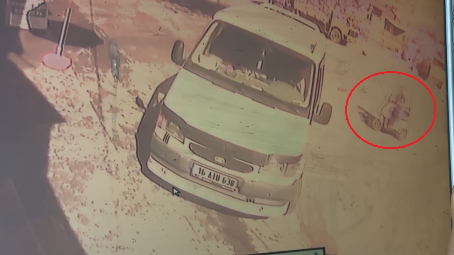  Bursa’da patlayan su borusunu tamir etmek isterken yan taraftaki istasyonun