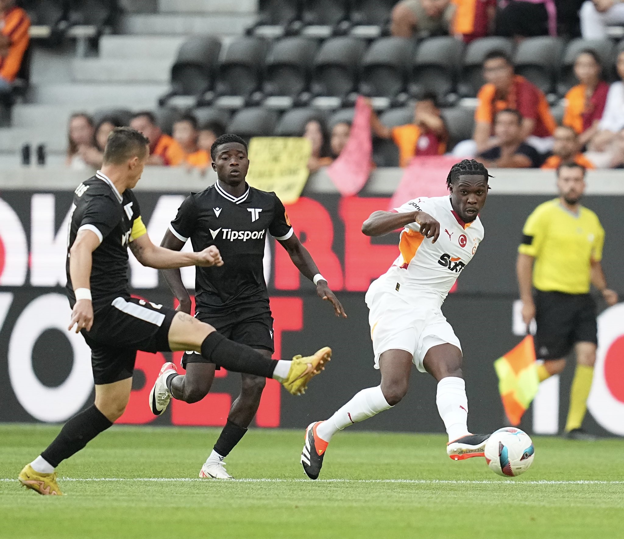 Yeni sezon hazırlıklarını Kayseri’de sürdüren Konyaspor, hazırlık maçında karşılaştığı Almere
