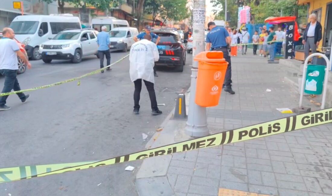 Sultangazi’de aralarında alacak verecek meselesi olduğu öğrenilen bir kişi, sokak