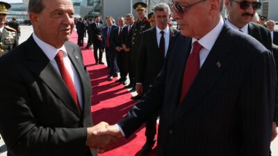 KKTC ziyareti dönüşü gazetecilerin sorularını yanıtlayan Cumhurbaşkanı Recep Tayyip Erdoğan,