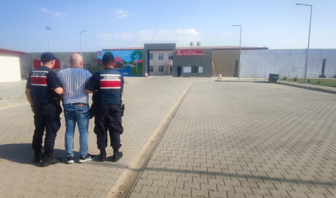 Afyonkarahisar’da 4 yıl 6 ay hapis cezasıyla aranan şahıs jandarma