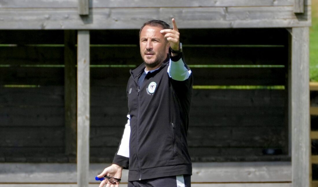 Trendyol Süper Lig ekiplerinden TÜMOSAN Konyaspor’un teknik direktörü Ali Çamdalı,