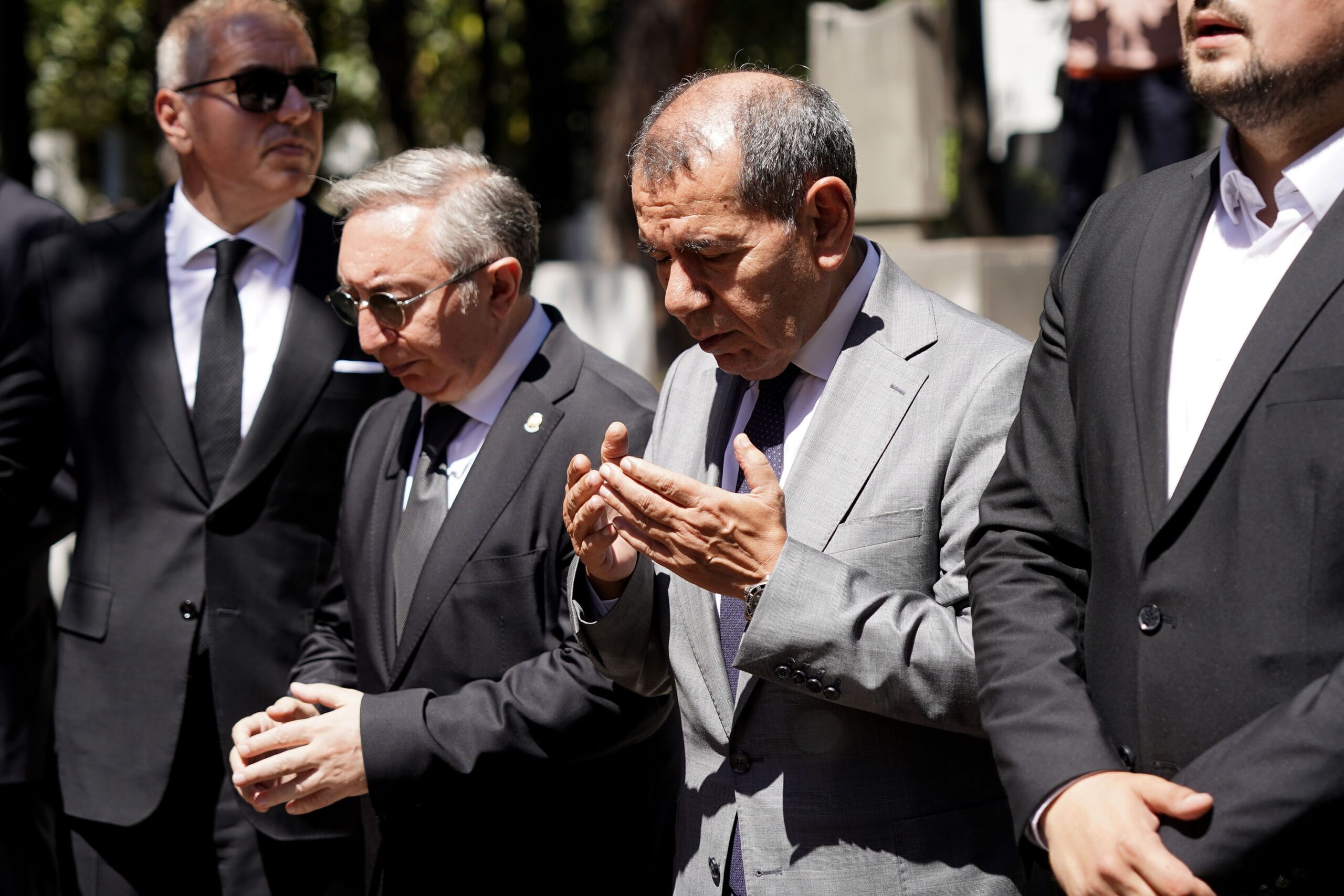Galatasaray Kulübü Başkanı Dursun Özbek, 8 numara pozisyonu için transfer