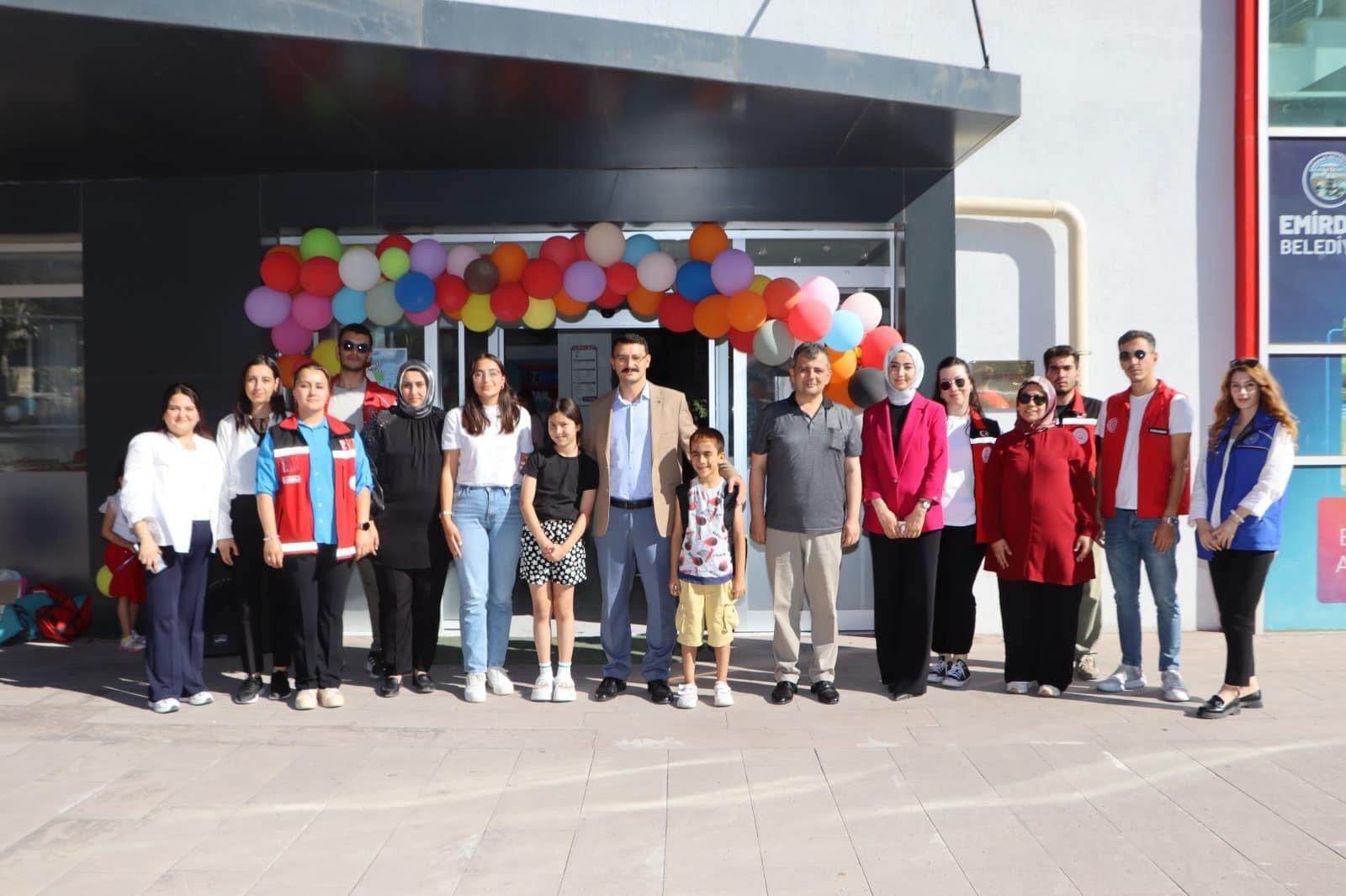 Afyonkarahisar Emirdağ Sosyal Hizmet Merkezi Müdürlüğü tarafından ebeveyn kaybı yaşamış