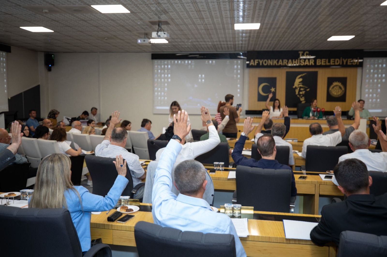 Afyonkarahisar Belediye Meclisi, Temmuz ayı toplantısını gerçekleştirdi. Toplantının açılış konuşmasını