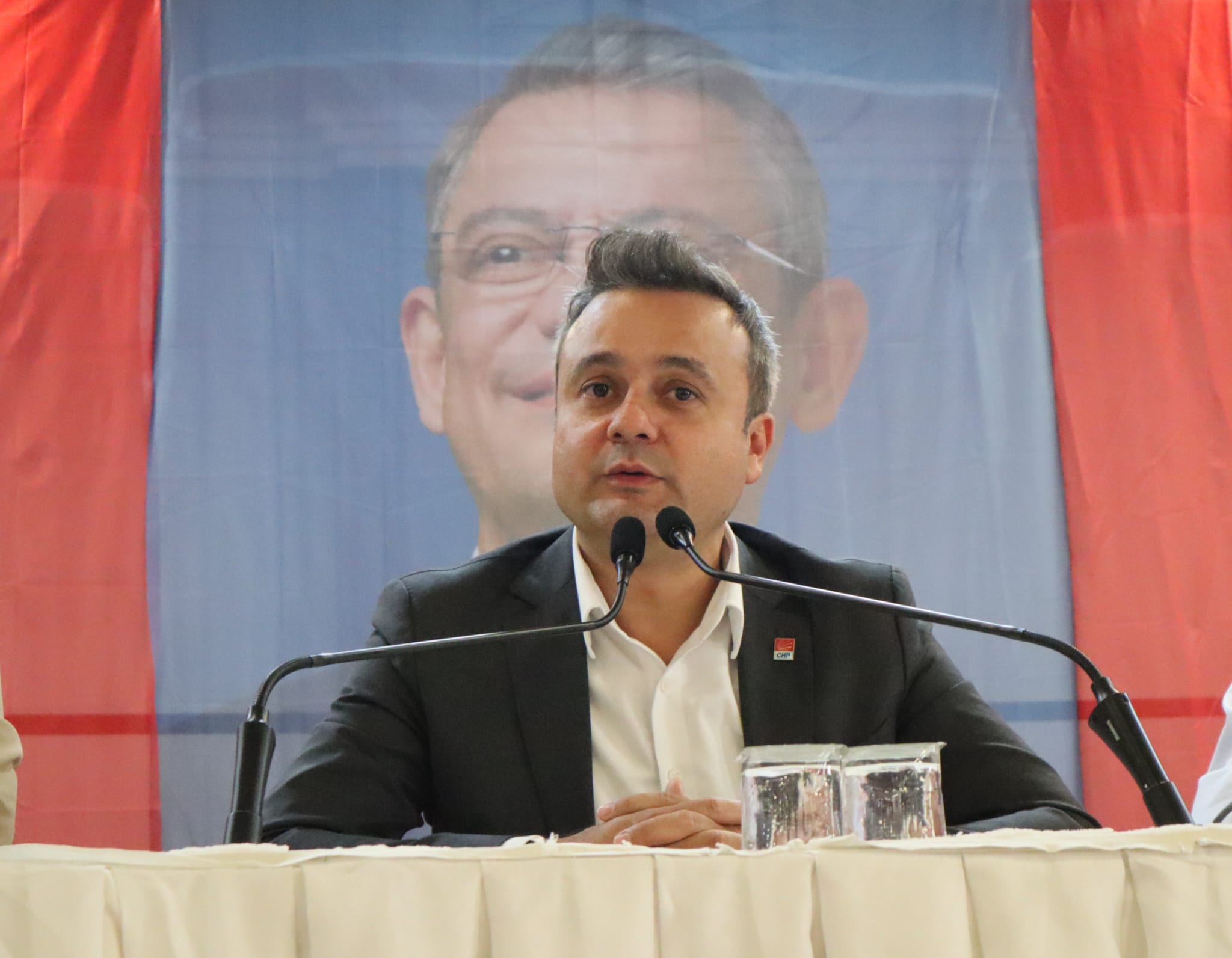 Cumhuriyet Halk Partisi Afyonkarahisar İl Başkanı Faruk Duha Erhan, AK