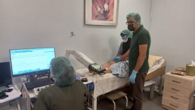 Bir yıldır sağ bacağında uyuşma, karıncalanma şikayetleri olan bir hasta