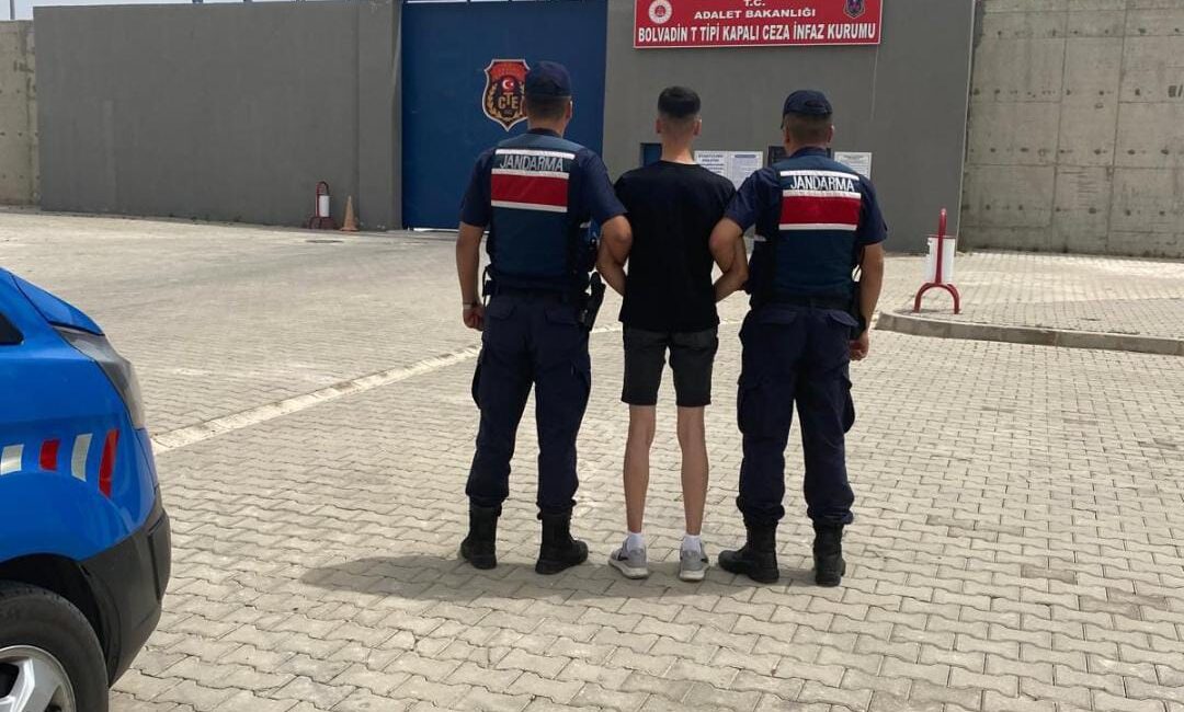 Yakalandı! Afyonkarahisar İl Jandarma Komutanlığınca, aranan şahısların tespiti ve yakalanmasına yönelik