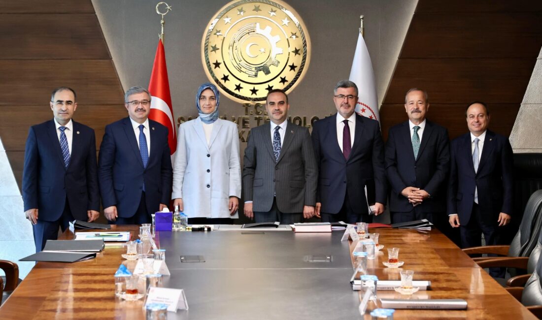 Sanayi ve Teknoloji Bakanı Mehmet Fatih Kacır’ı ziyaret eden Vali