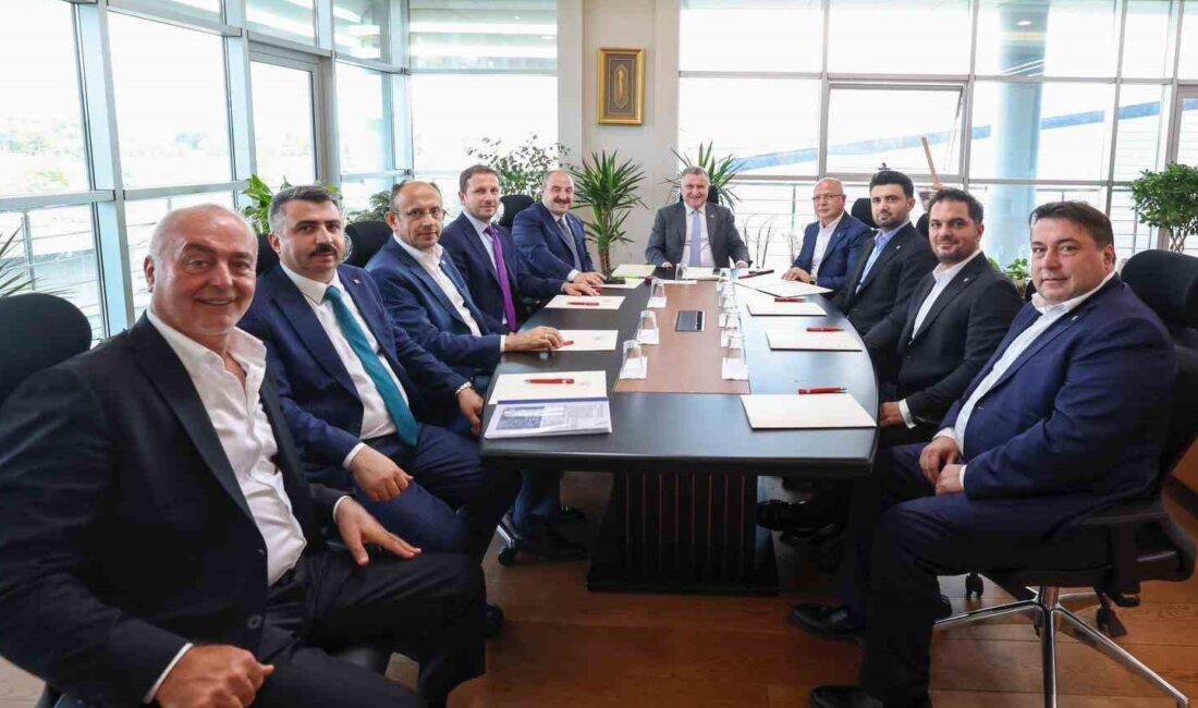 Bursaspor Kulübü, Gençlik ve Spor Bakanı Osman Aşkın Bak’ı ziyaret