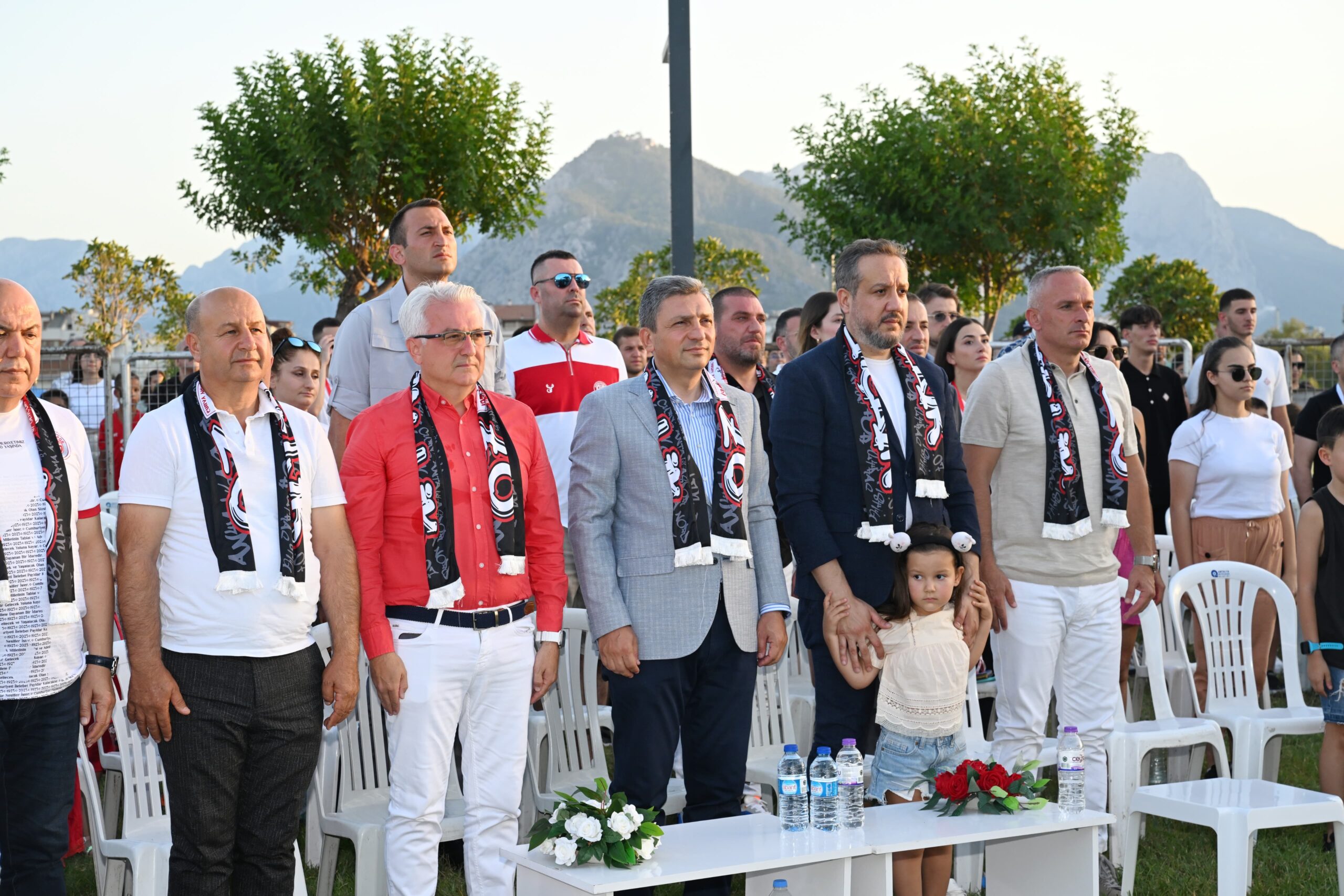 Antalya Büyükşehir Belediyesi ve 07 Gençlik taraftar grubu işbirliği ile