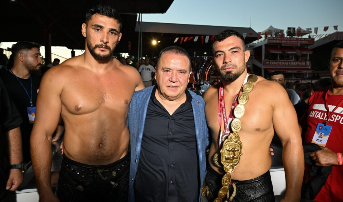 Başpehlivan yine Antalya Büyükşehir’den  Başkan Böcek’in 7’inci kemerli sporcusu  