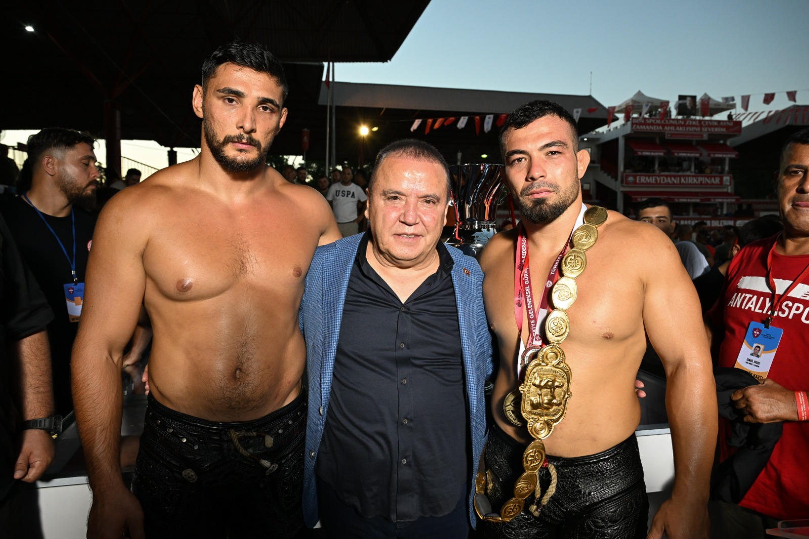 Başpehlivan yine Antalya Büyükşehir’den  Başkan Böcek’in 7’inci kemerli sporcusu  