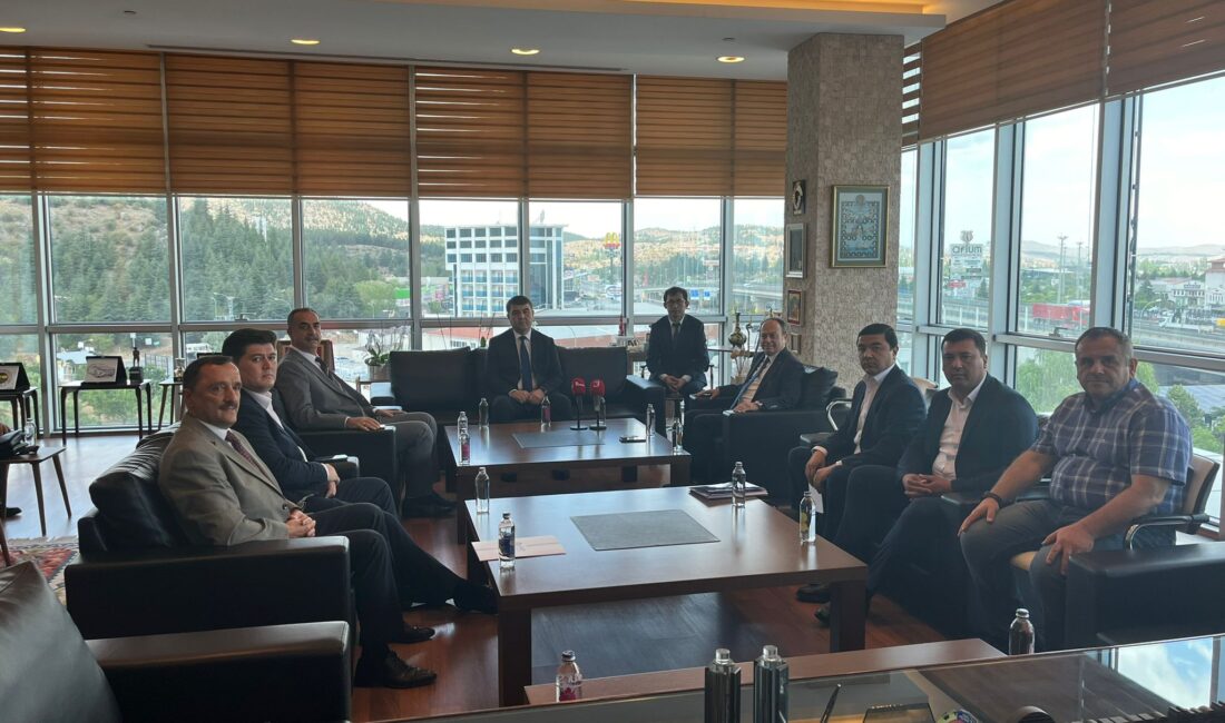 Özbekistan’ın ikinci büyük şehri Namangan Valisi Şavkat Abdurazakov ve beraberindeki