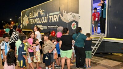 Antalya Kepez Belediyesi, mobil Bilim Teknoloji Tırı’nda yer alan teleskop