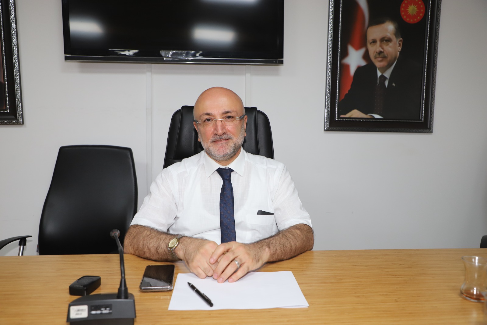Başkan Şahin mesajında, “15 Temmuz 2016’da ülkemiz üzerine kara bir