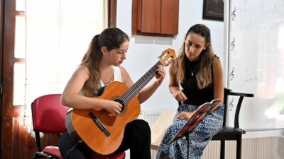 Antalya Muratpaşa Belediyesi’nin 7-18 yaş çocuklar için 12 dalda açtığı